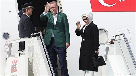 Photos of Turkey’s First Lady with Hermes bag .